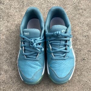 Boys size 3 Asics. Outdoor court shoes.  Great condition.